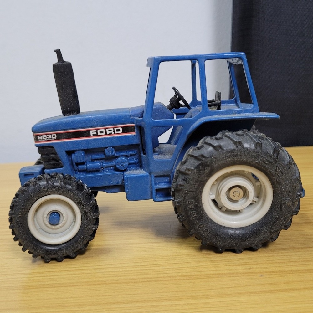 Vintage Ertl‎ Ford Tractor Blue 8630 Powershift 1:32 Diecast Big Farm Tractor